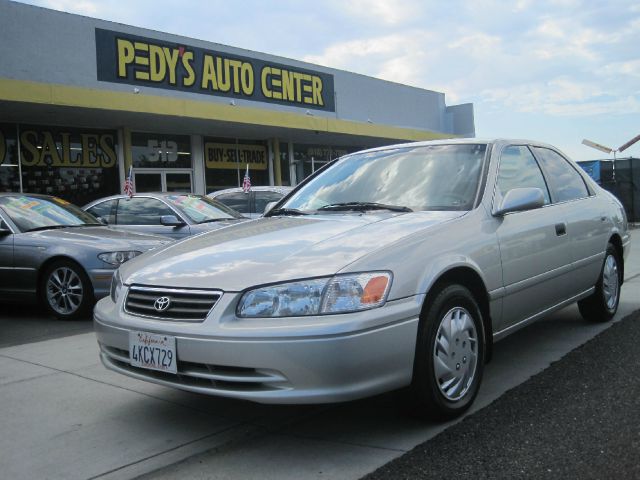 Toyota Camry 2000 photo 1