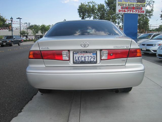 Toyota Camry 2000 photo 4