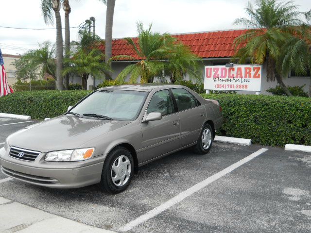 Toyota Camry 2000 photo 2