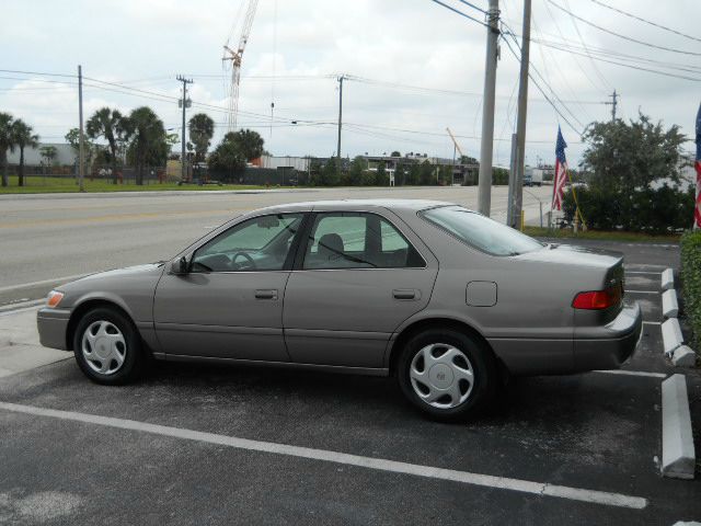 Toyota Camry 2000 photo 3
