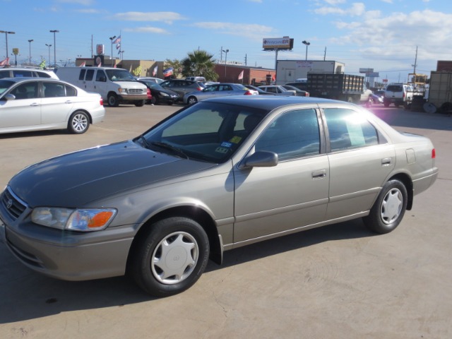 Toyota Camry 2000 photo 2