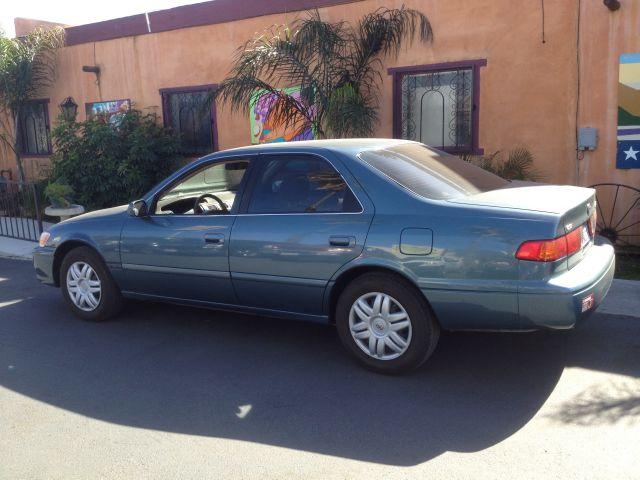 Toyota Camry 2000 photo 2