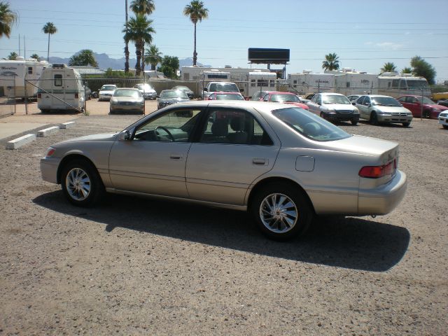 Toyota Camry 2000 photo 1