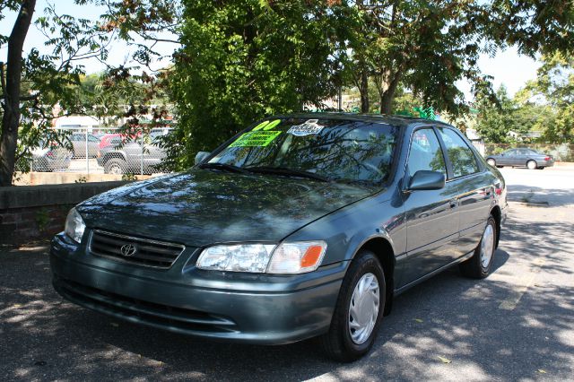 Toyota Camry 2000 photo 2