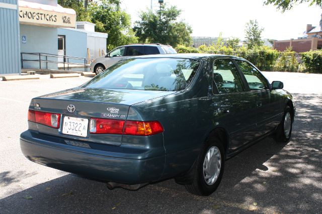 Toyota Camry 2000 photo 4