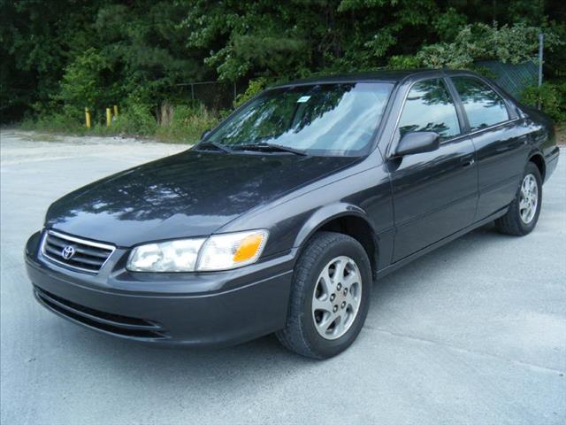 Toyota Camry 2000 photo 1