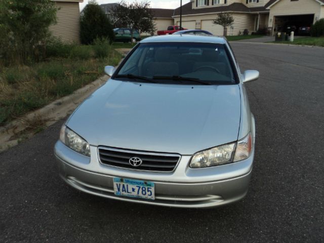 Toyota Camry 2000 photo 2
