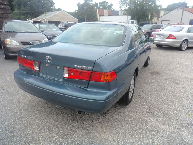 Toyota Camry 2000 photo 2