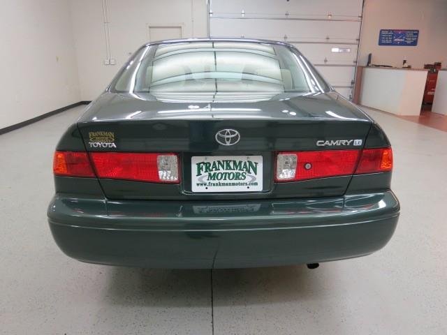 Toyota Camry 2000 photo 4