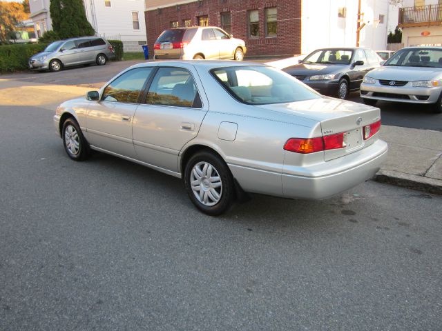 Toyota Camry 2000 photo 2