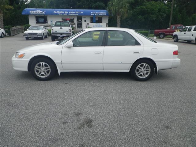 Toyota Camry 2000 photo 1