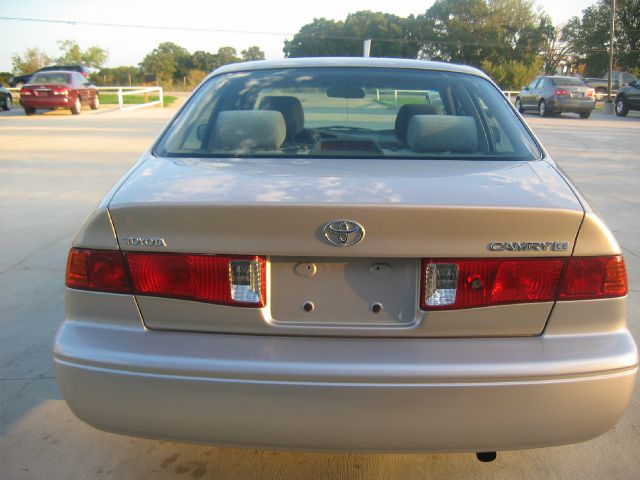 Toyota Camry 2000 photo 2