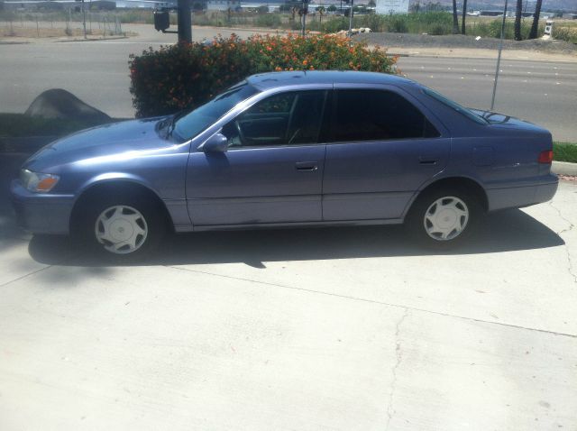 Toyota Camry 2000 photo 2