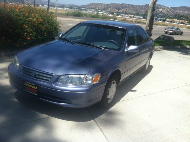 Toyota Camry 2000 photo 3