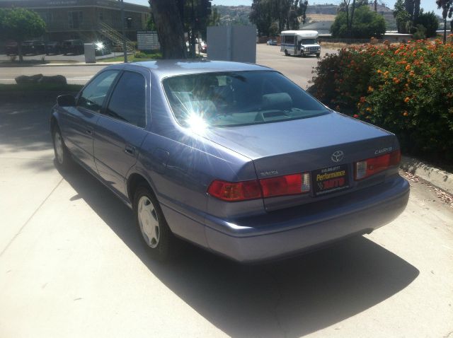 Toyota Camry 2000 photo 4