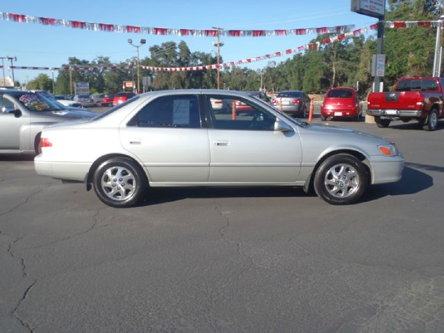 Toyota Camry 2000 photo 1