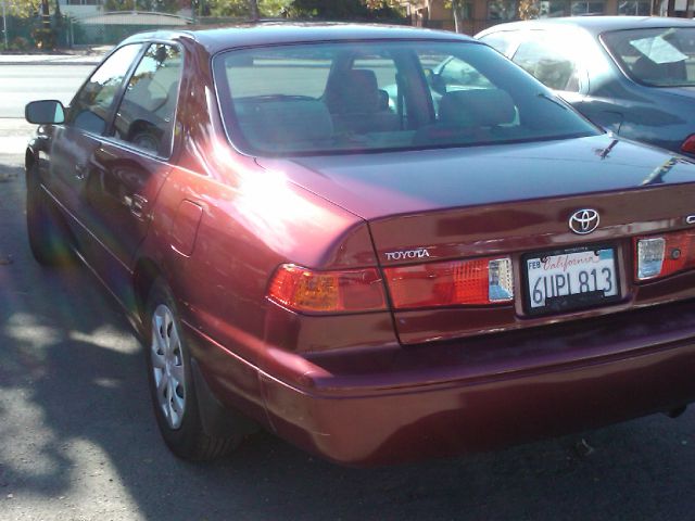 Toyota Camry 2000 photo 1
