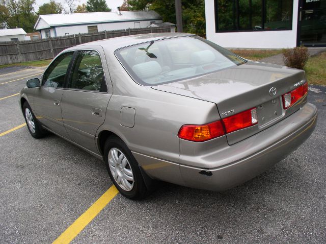 Toyota Camry 2000 photo 2