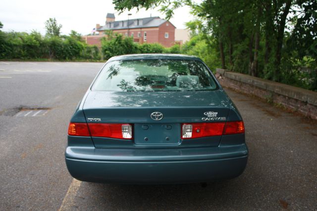 Toyota Camry 2000 photo 1