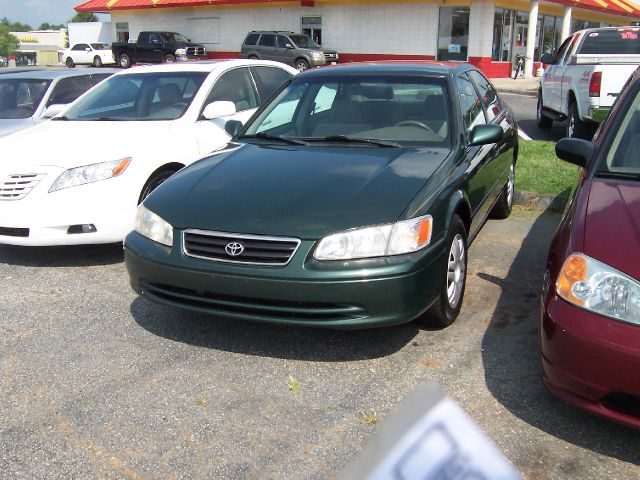 Toyota Camry 2000 photo 1