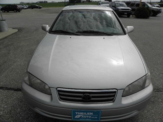Toyota Camry 2000 photo 2