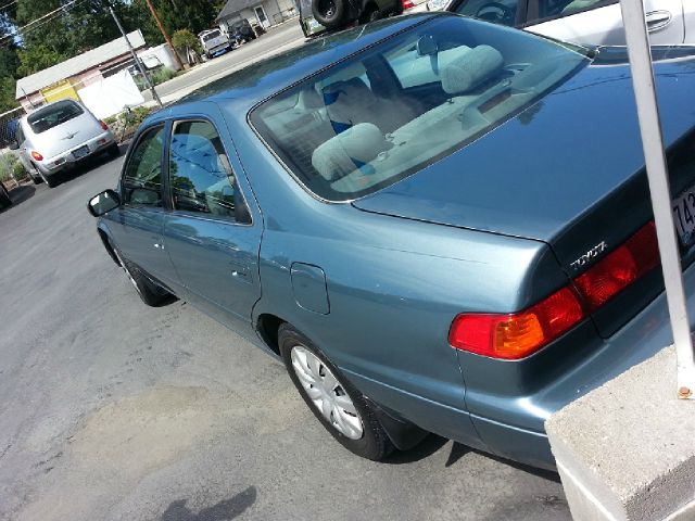 Toyota Camry 2000 photo 13