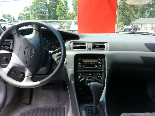 Toyota Camry 2000 photo 16