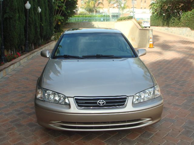 Toyota Camry 2000 photo 1