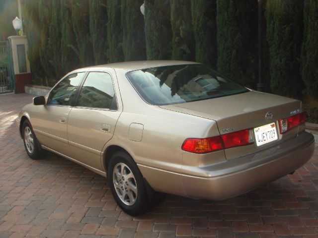 Toyota Camry 2000 photo 3
