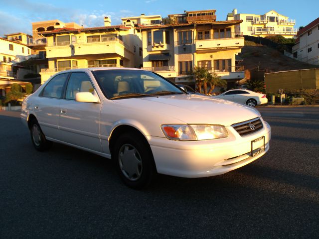 Toyota Camry 2000 photo 3