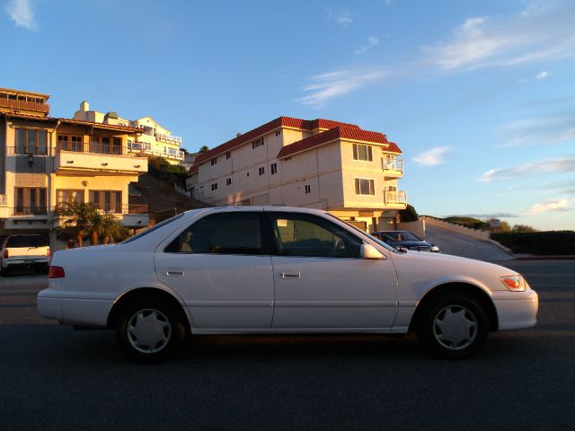 Toyota Camry 2000 photo 4