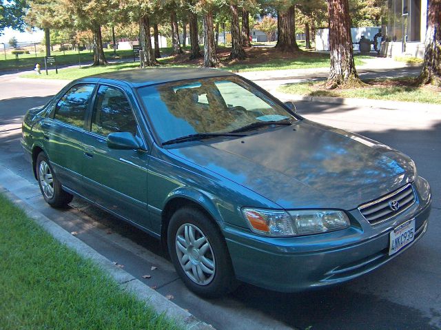 Toyota Camry 2000 photo 4