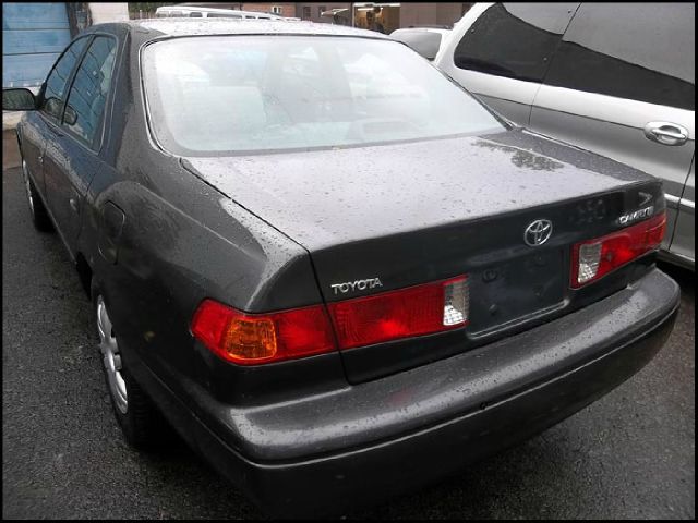 Toyota Camry 2000 photo 2