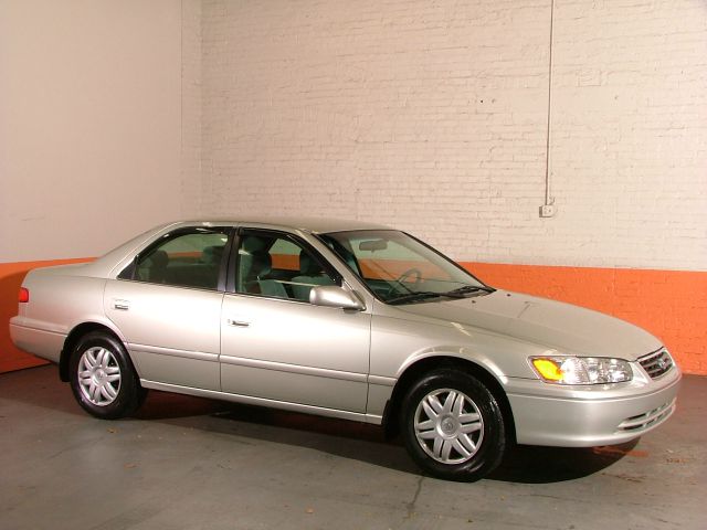 Toyota Camry 2000 photo 2