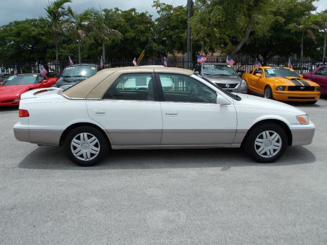 Toyota Camry 2000 photo 19