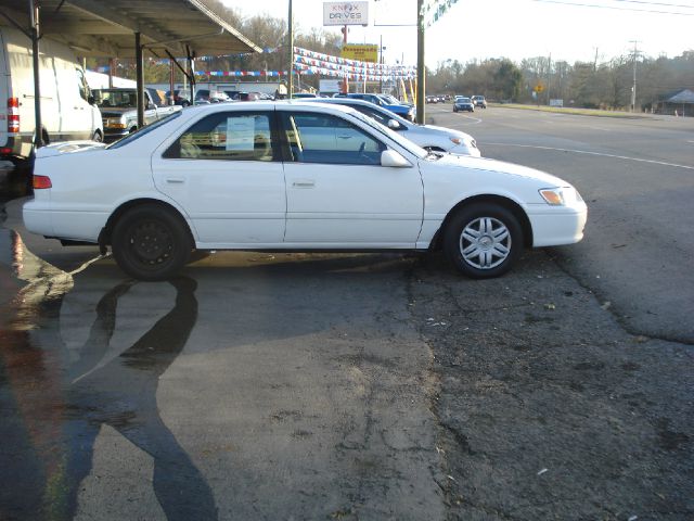 Toyota Camry 2000 photo 1