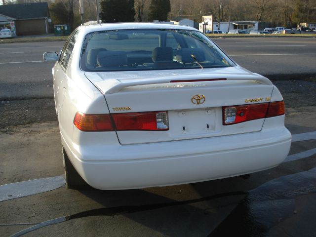 Toyota Camry 2000 photo 2
