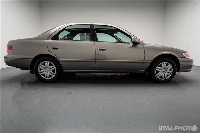 Toyota Camry 2000 photo 1