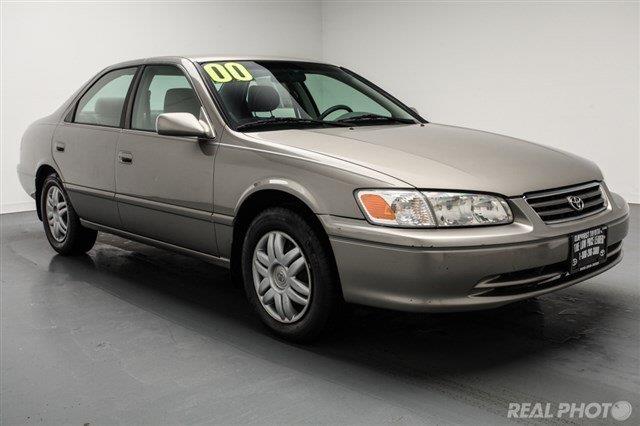 Toyota Camry 2000 photo 2