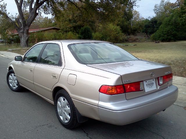 Toyota Camry 2000 photo 4