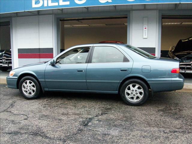 Toyota Camry 2000 photo 23