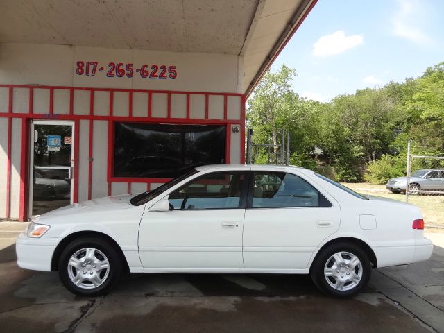 Toyota Camry SEL Sport Utility 4D Sedan