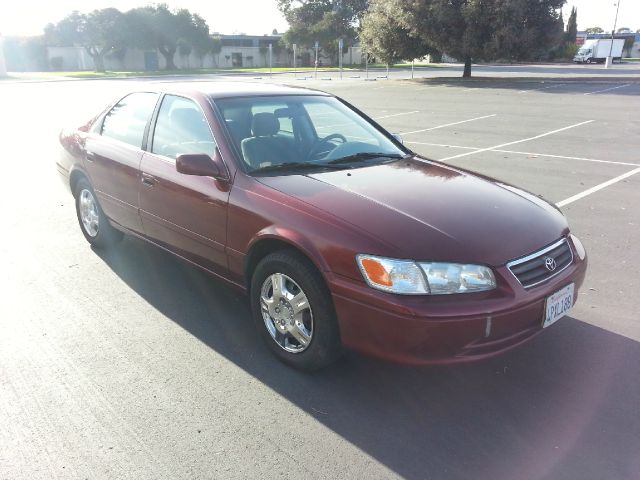 Toyota Camry SEL Sport Utility 4D Sedan