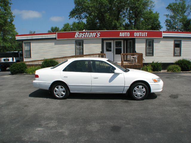 Toyota Camry 2001 photo 2