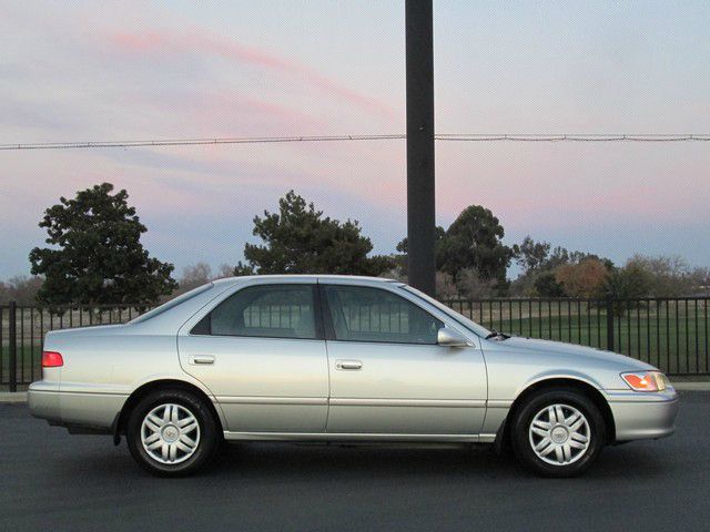 Toyota Camry 2001 photo 1