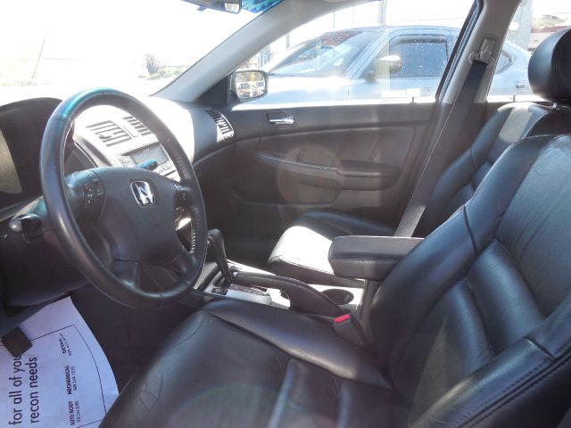 Toyota Camry Ext. Cab 6.5-ft. Bed 4WD Sedan