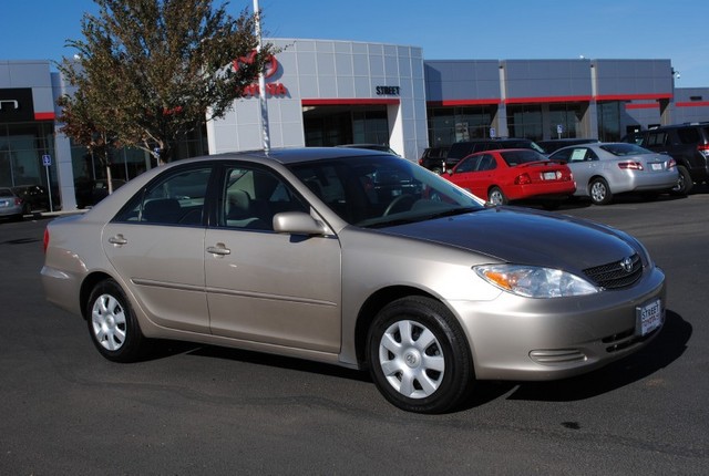 Toyota Camry 2003 photo 2