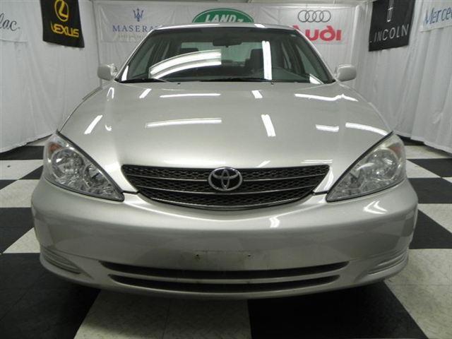 Toyota Camry MOON Alloys CVT Sedan