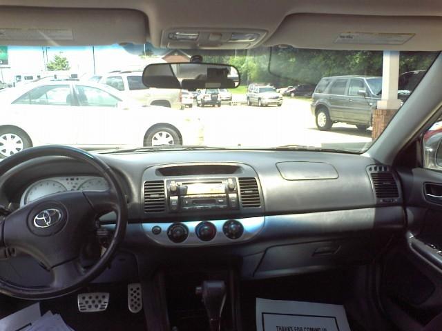 Toyota Camry 2004 photo 4