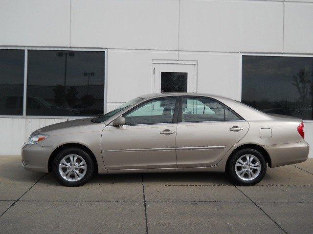 Toyota Camry SEL Sport Utility 4D Sedan